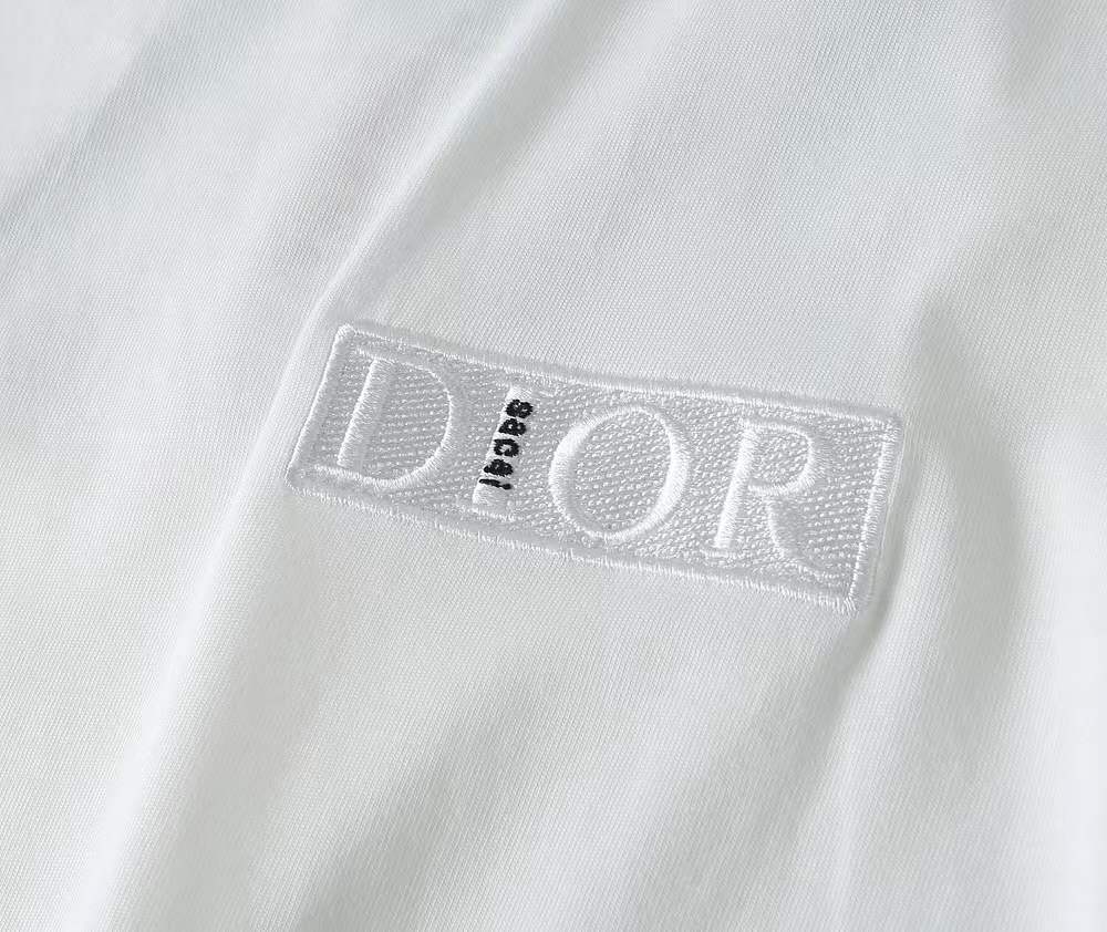 christian dior white cotton crew-neck T-shirt with a chest pocket