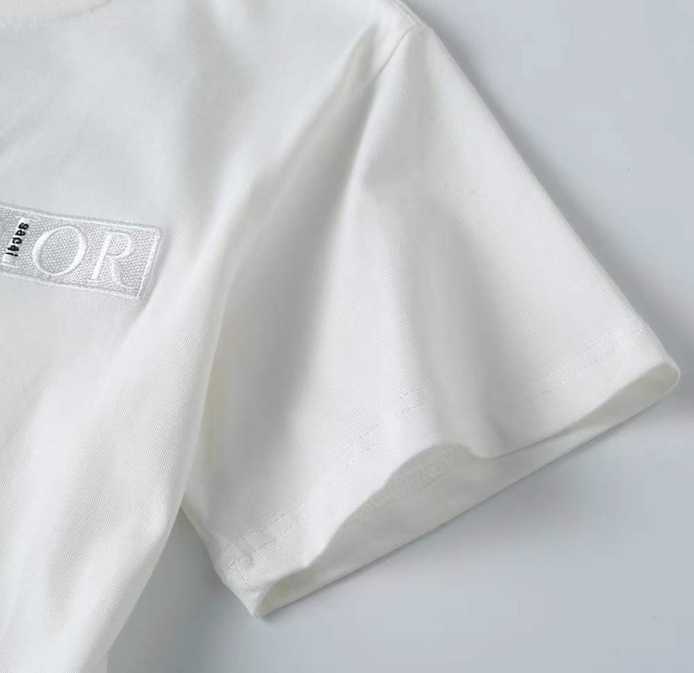 christian dior white cotton crew-neck T-shirt with a chest pocket