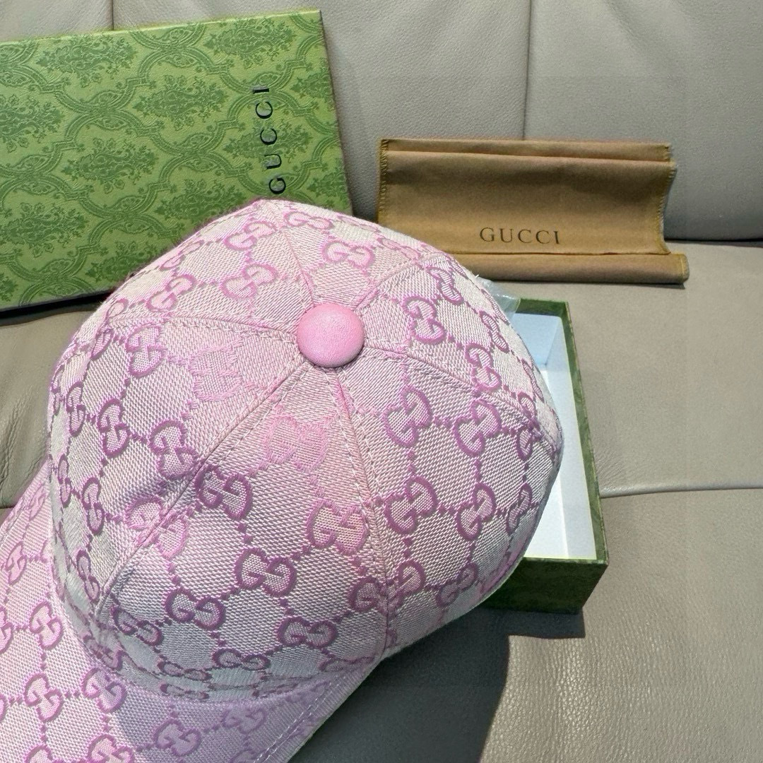 Gucci GG canvas baseball hat in pink