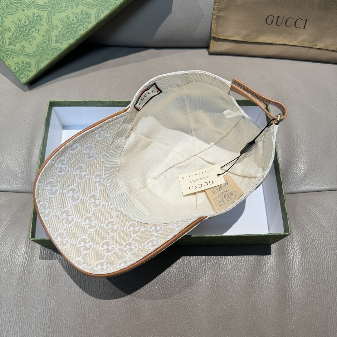 Gucci beige and white GG canvas baseball cap