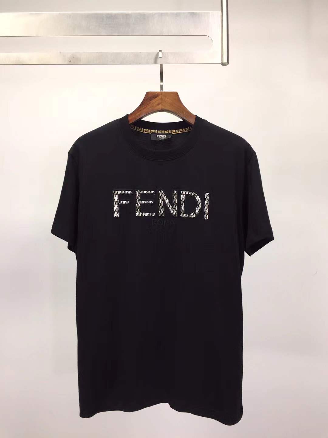 Fendi cotton jersey t-shirt with a sequin logo in black