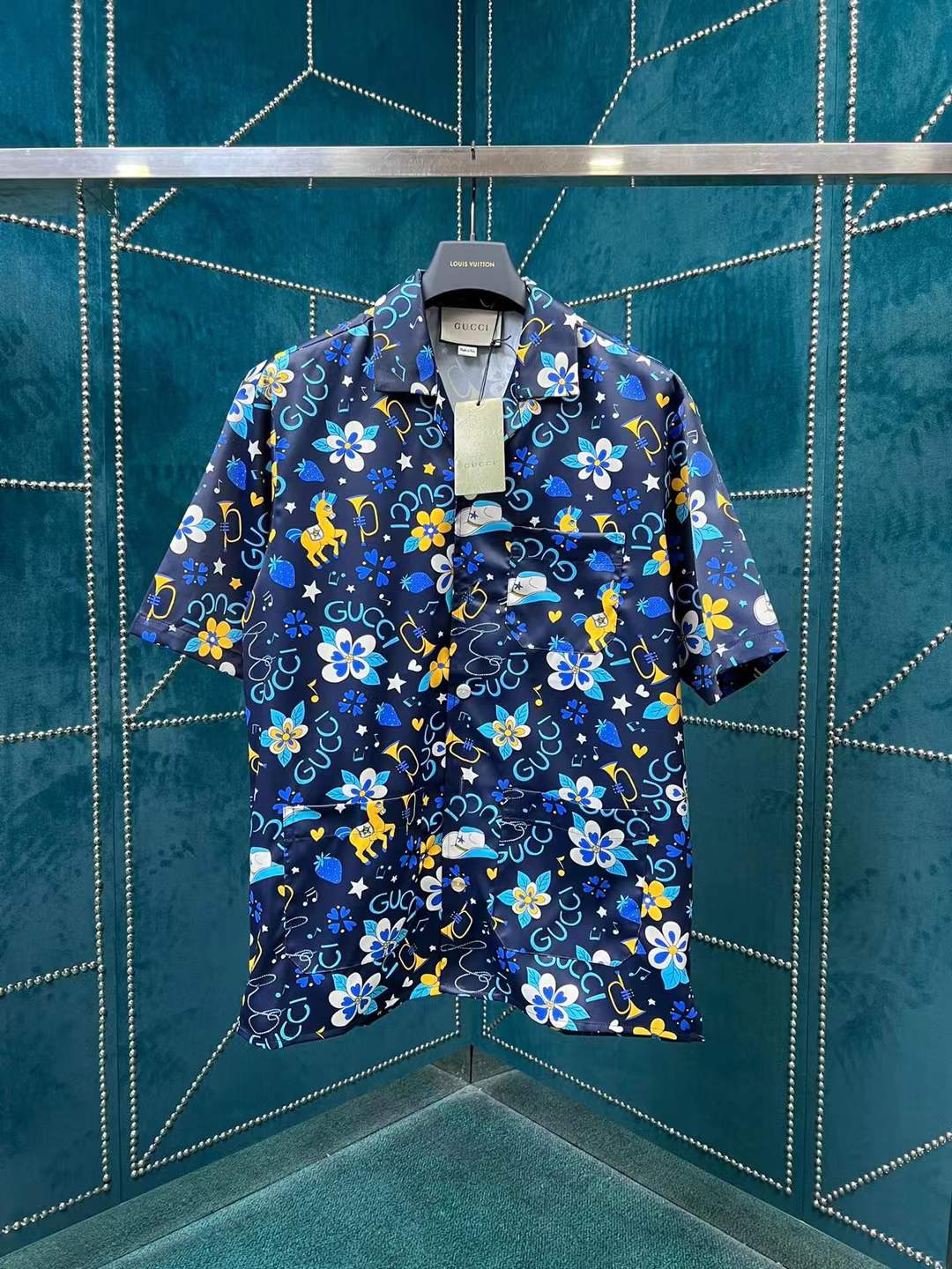 Gucci retro flower and pony print cotton bowling shirt