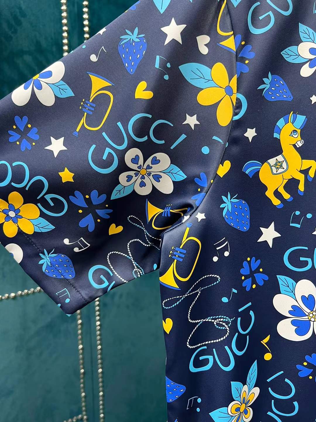 Gucci retro flower and pony print cotton bowling shirt