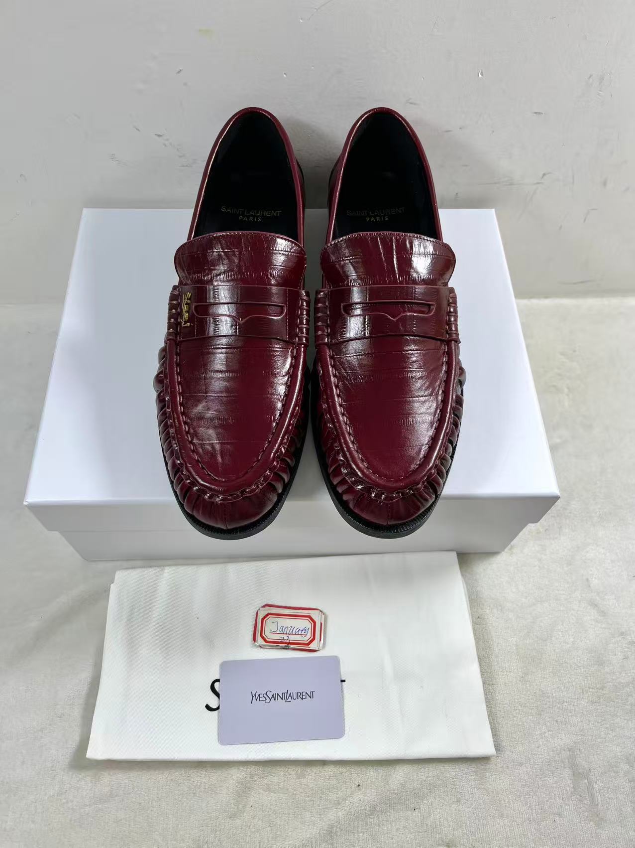 Saint Laurent Campo croc-effect leather loafers in a burgundy color size EU42 mens
