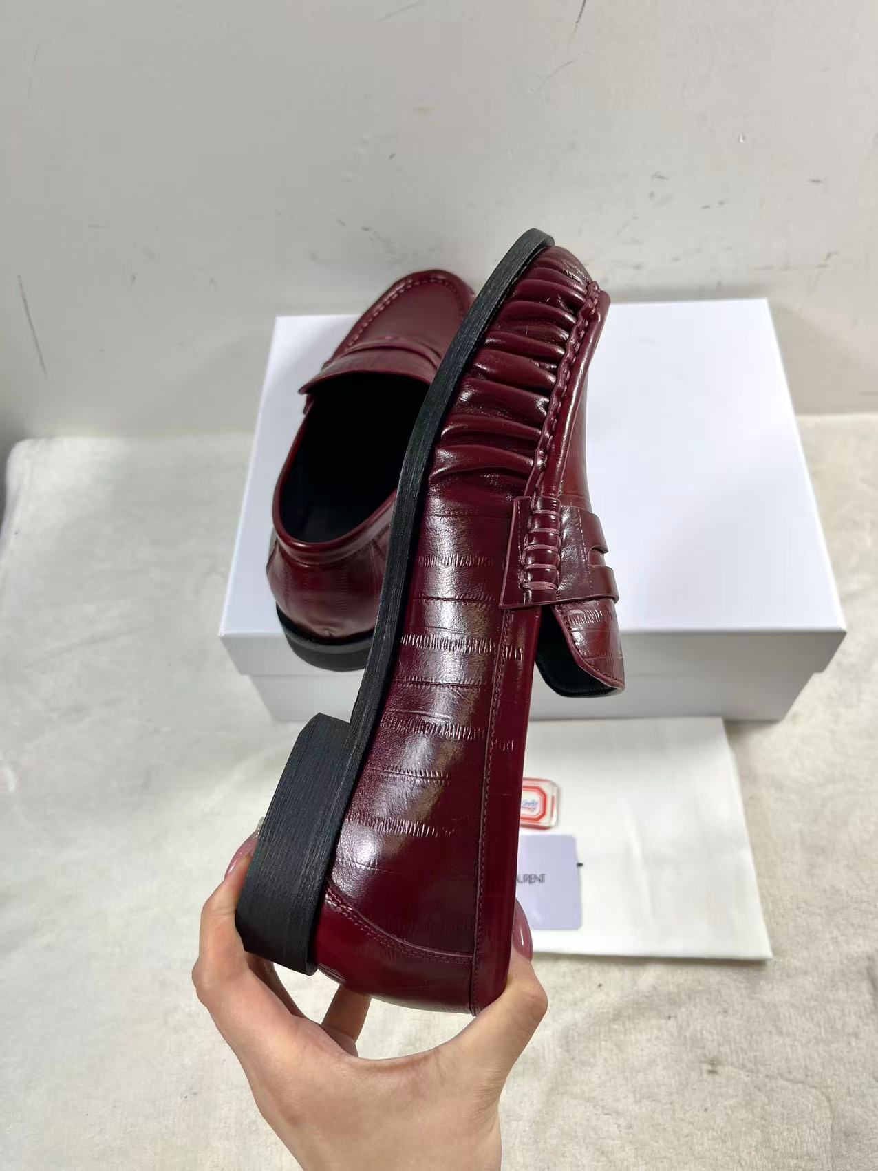 Saint Laurent Campo croc-effect leather loafers in a burgundy color size EU42 mens
