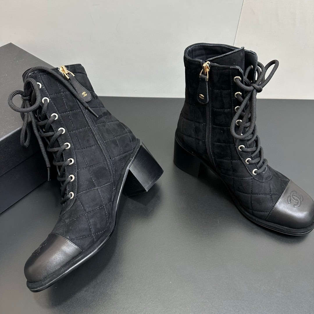 Chanel Cruise 2025/26 Lace-Up Shoes in black suede calfskin and calfskin