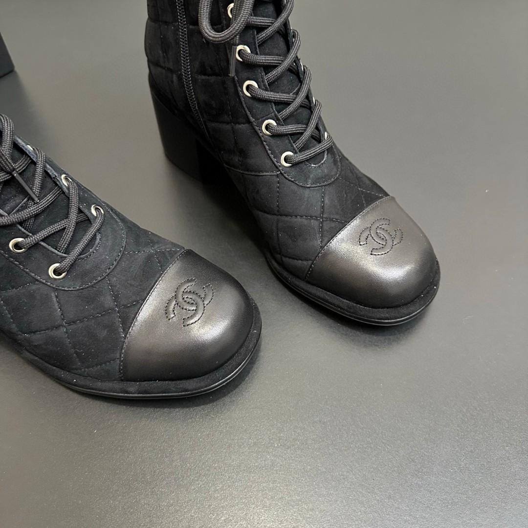 Chanel Cruise 2025/26 Lace-Up Shoes in black suede calfskin and calfskin