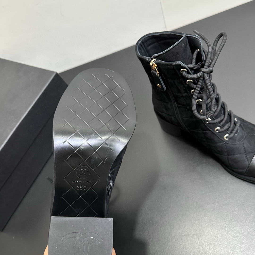 Chanel Cruise 2025/26 Lace-Up Shoes in black suede calfskin and calfskin