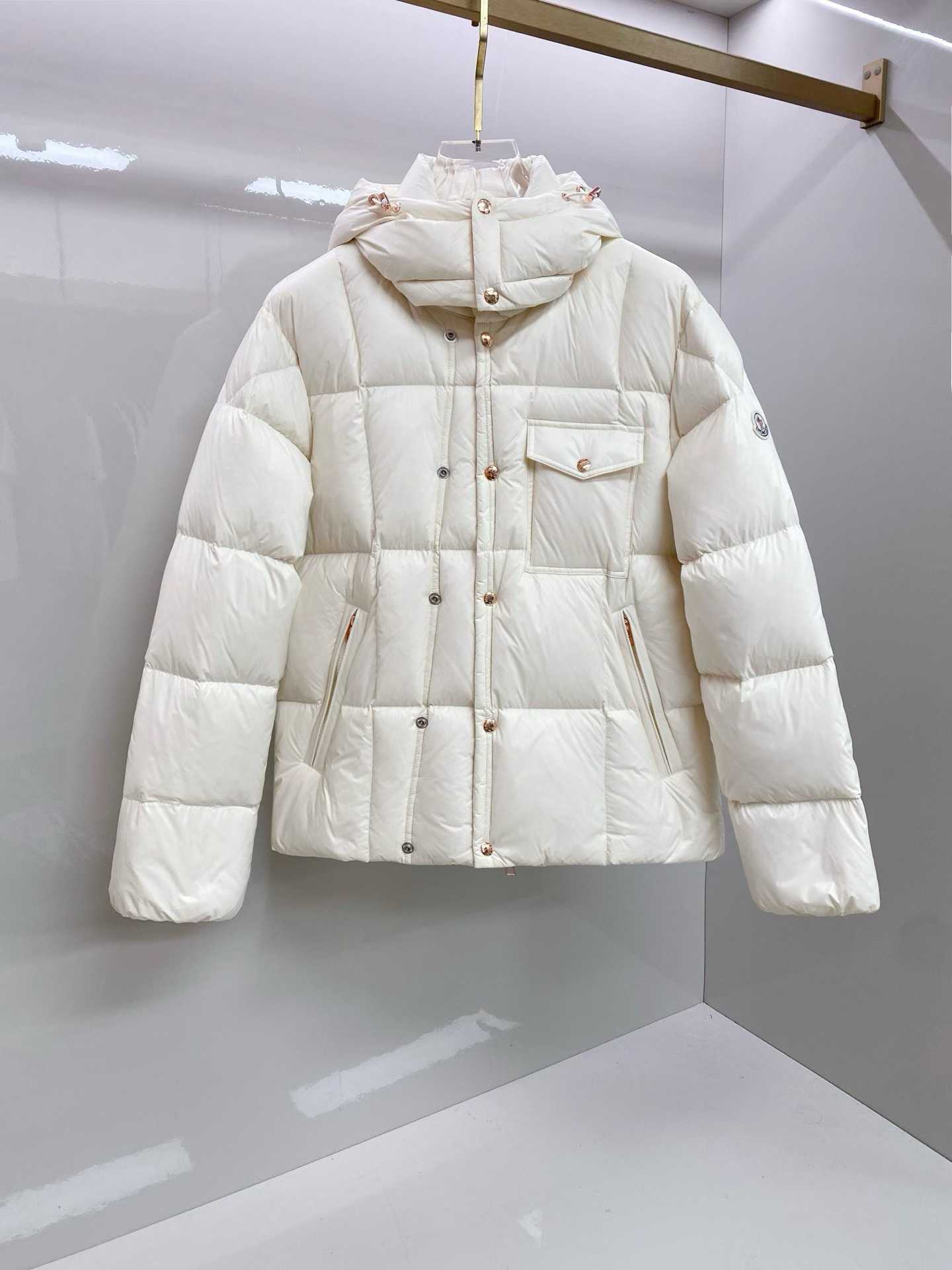 Moncler Serfanto hooded short down jacket in white and blue