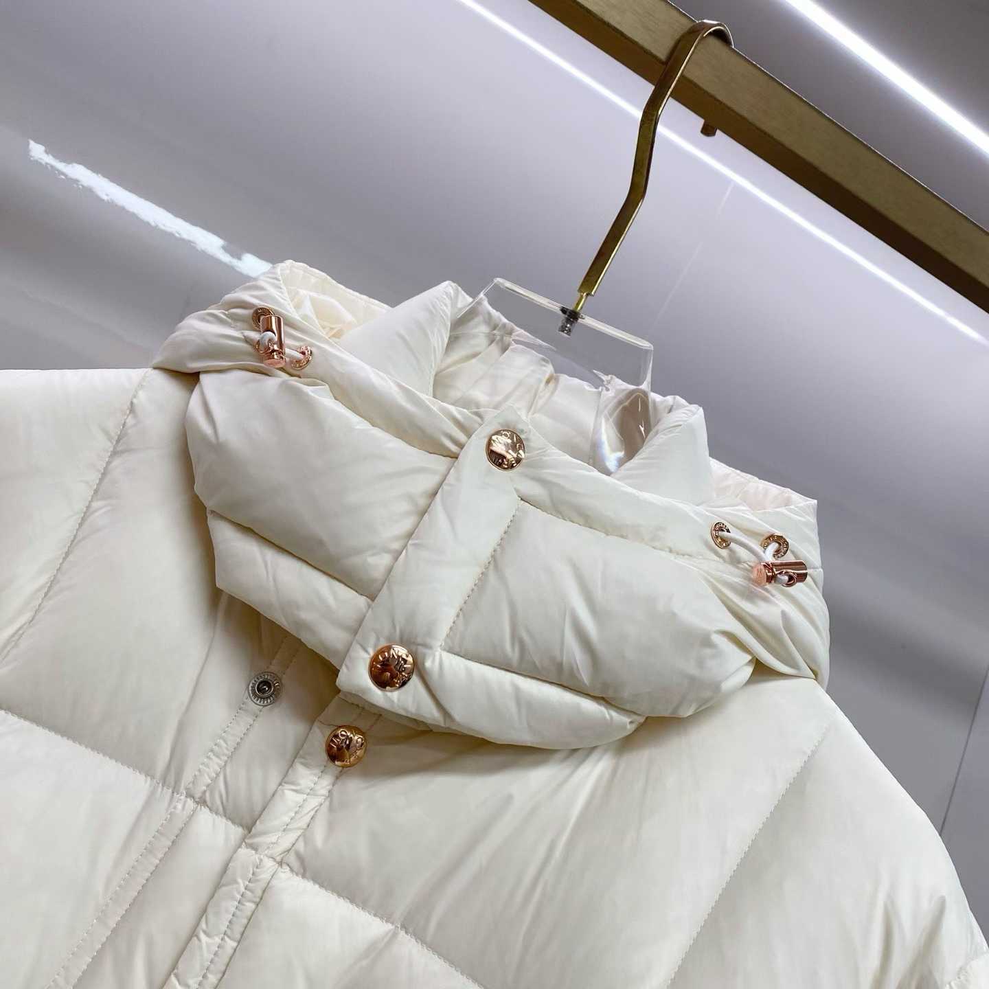 Moncler Serfanto hooded short down jacket in white and blue