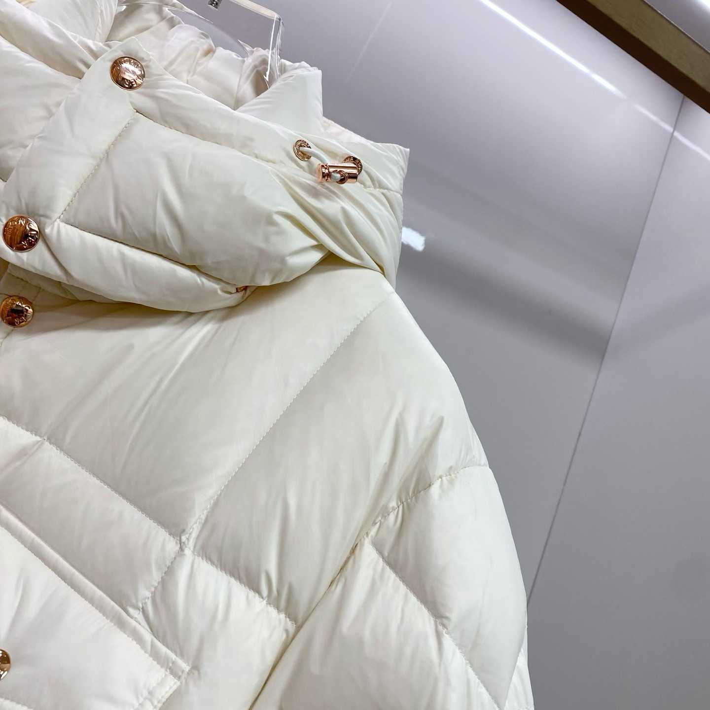 Moncler Serfanto hooded short down jacket in white and blue