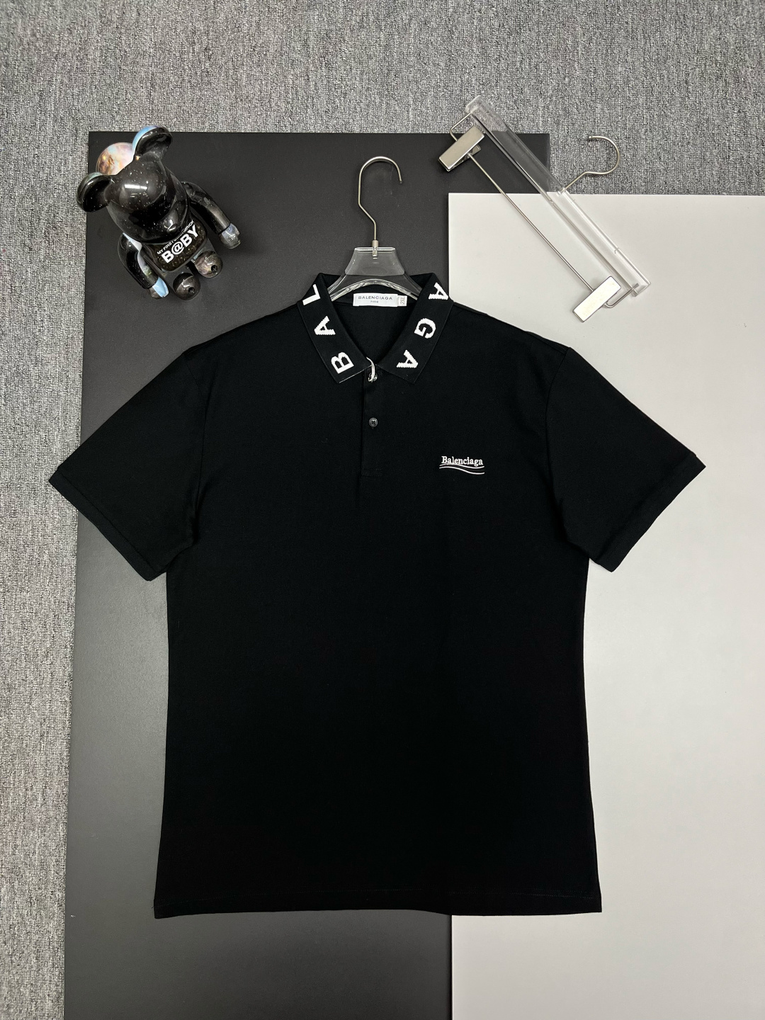Balmain black short-sleeve polo shirt with a logo collar