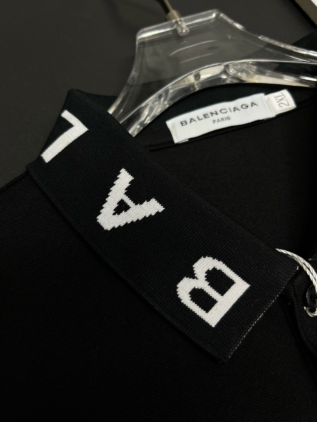 Balmain black short-sleeve polo shirt with a logo collar