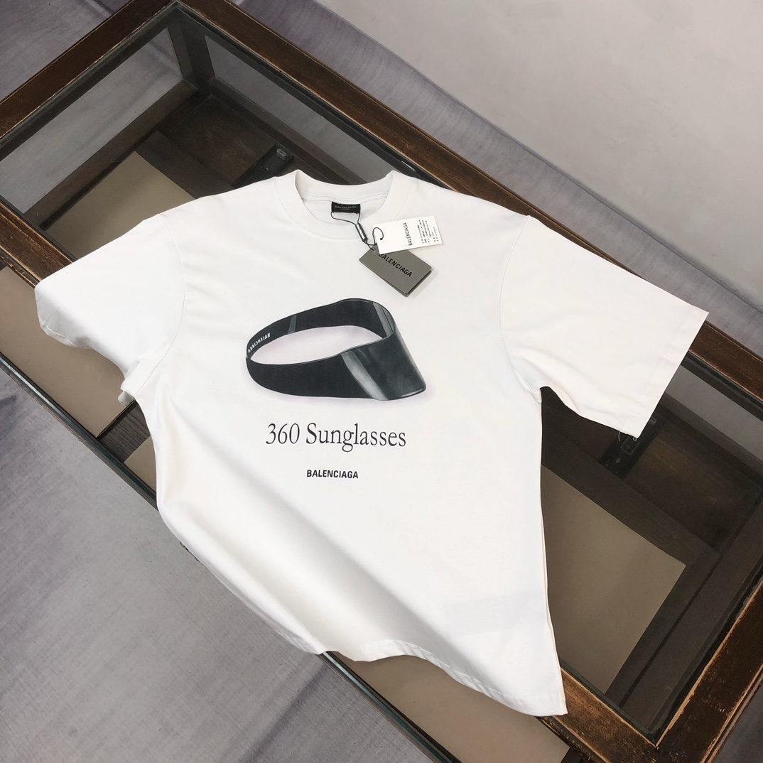 Balenciaga 360 Sunglasses medium-fit T-shirt in dirty white cotton