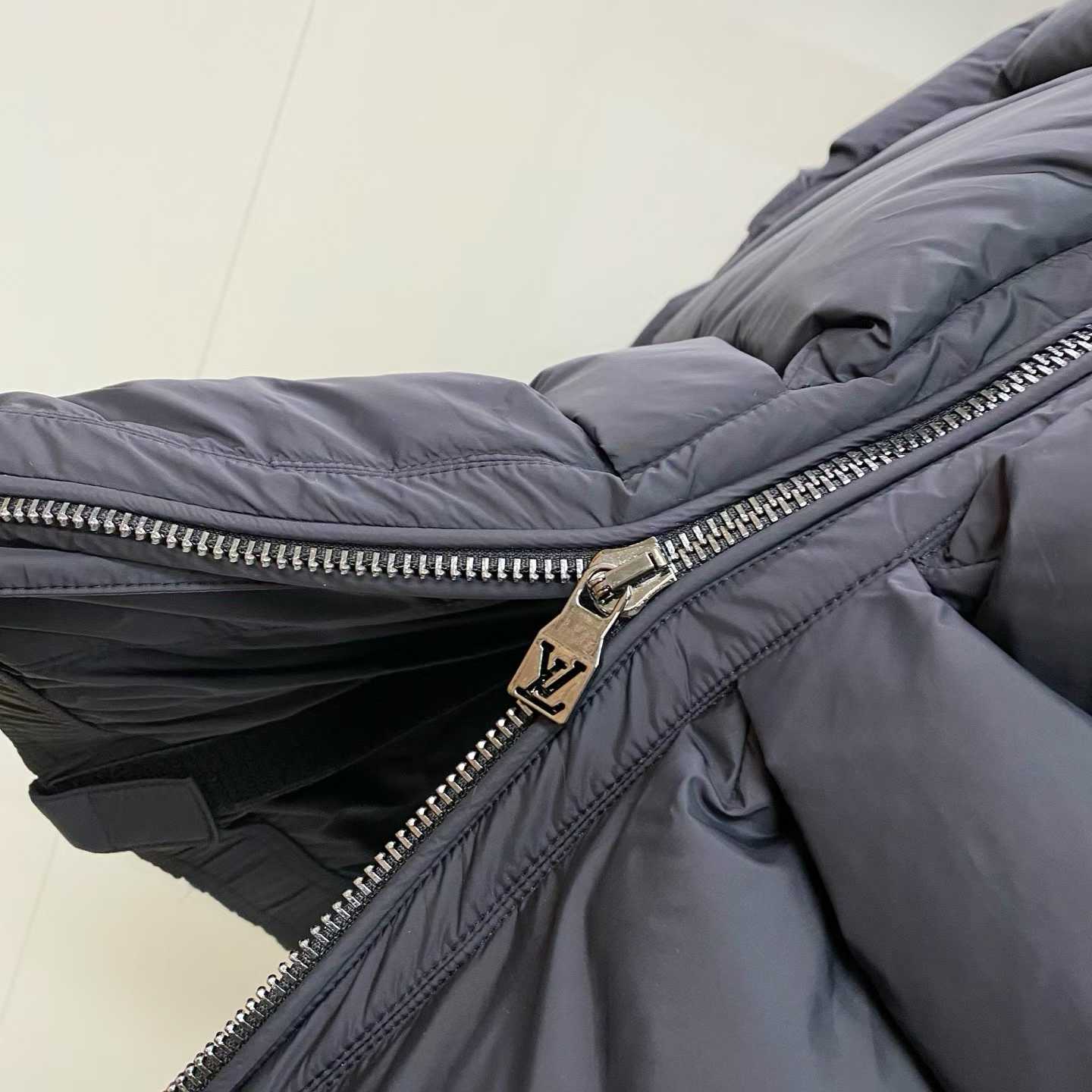 Moncler Bardane short down jacket in black