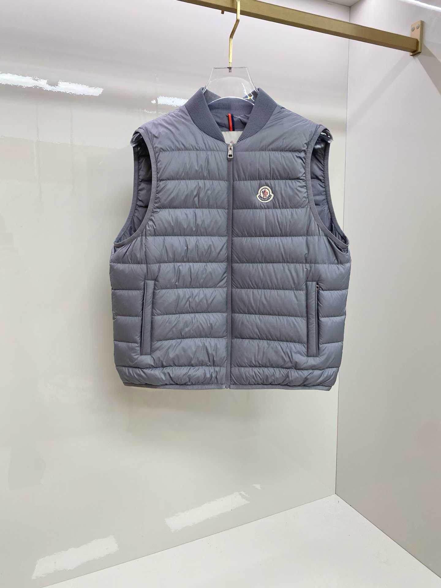 Moncler Verney 3-in-1 short down jacket in grey
