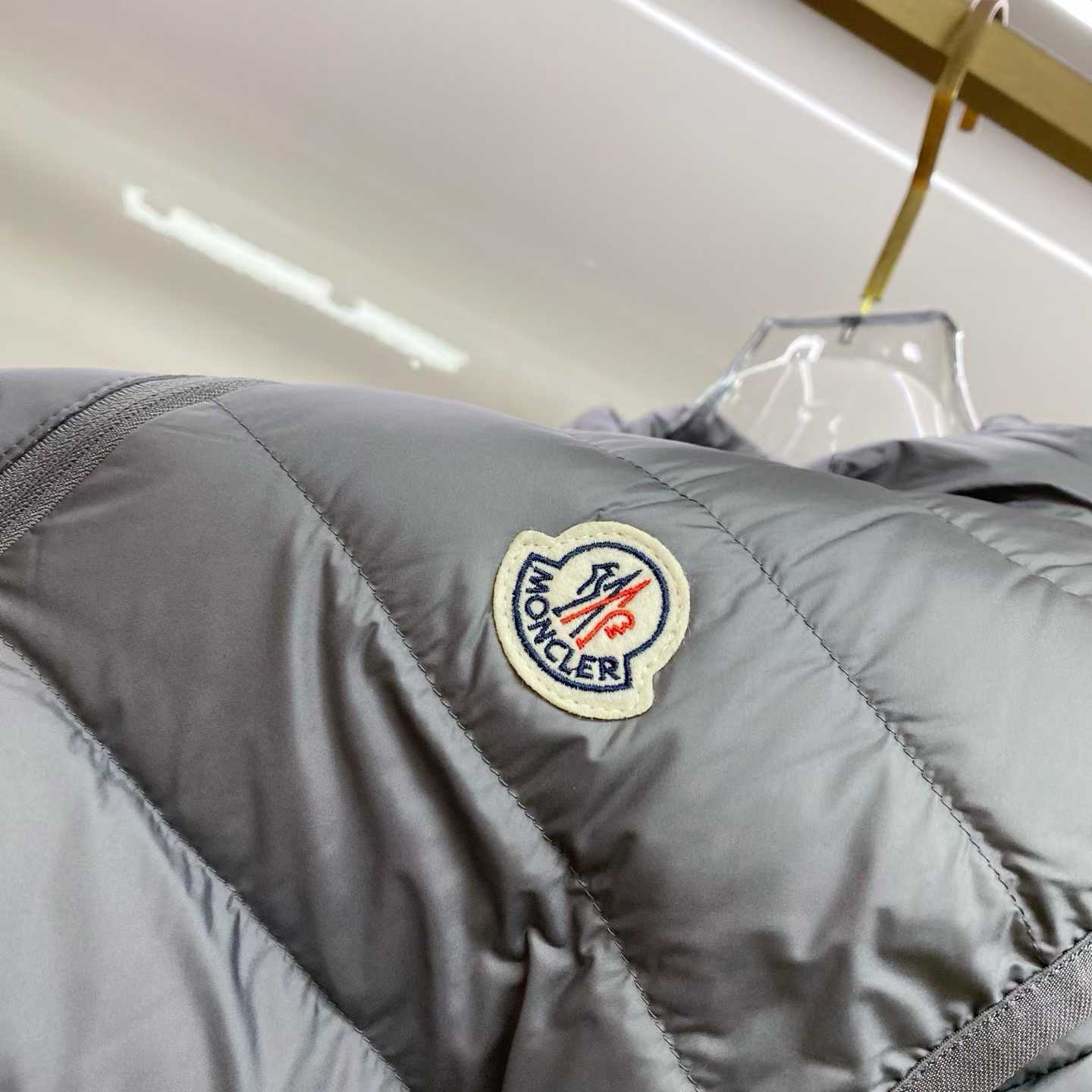 Moncler Verney 3-in-1 short down jacket in grey