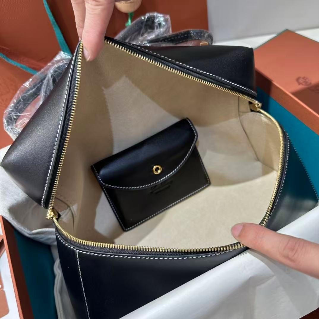 Loro Piana Extra Bag L27 in black smooth calfskin leather