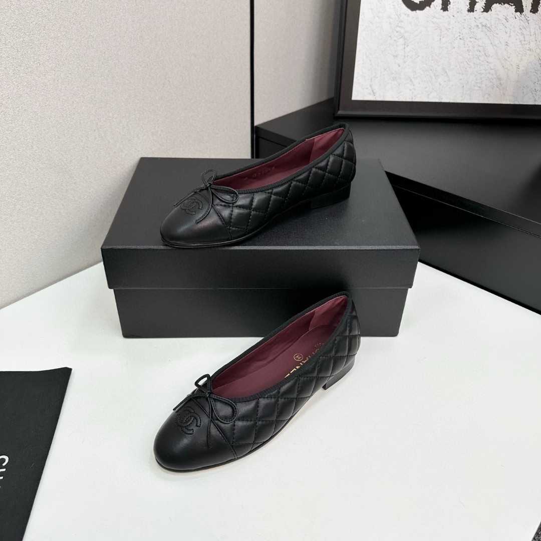 Chanel black quilted ballet flats in aged calfskin leather