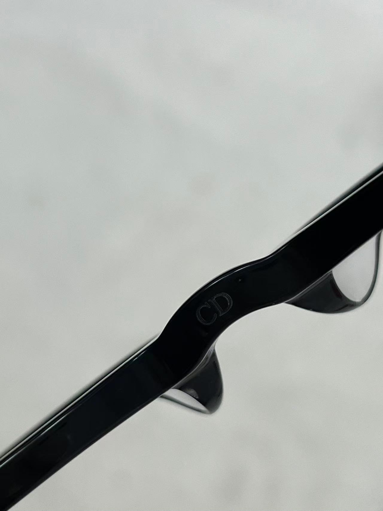 Dior Eyewear DiorPacific R1I oval-frame acetate sunglasses in black with gold-tone star details