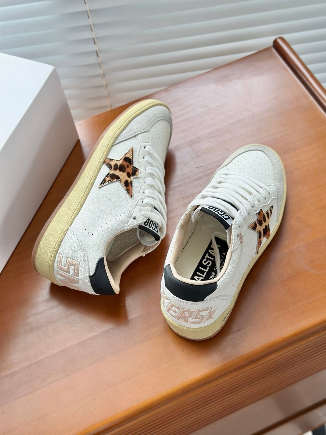 Golden Goose Ball Star sneakers in white nappa leather with a chicory-coffee glitter star and a black leather heel tab