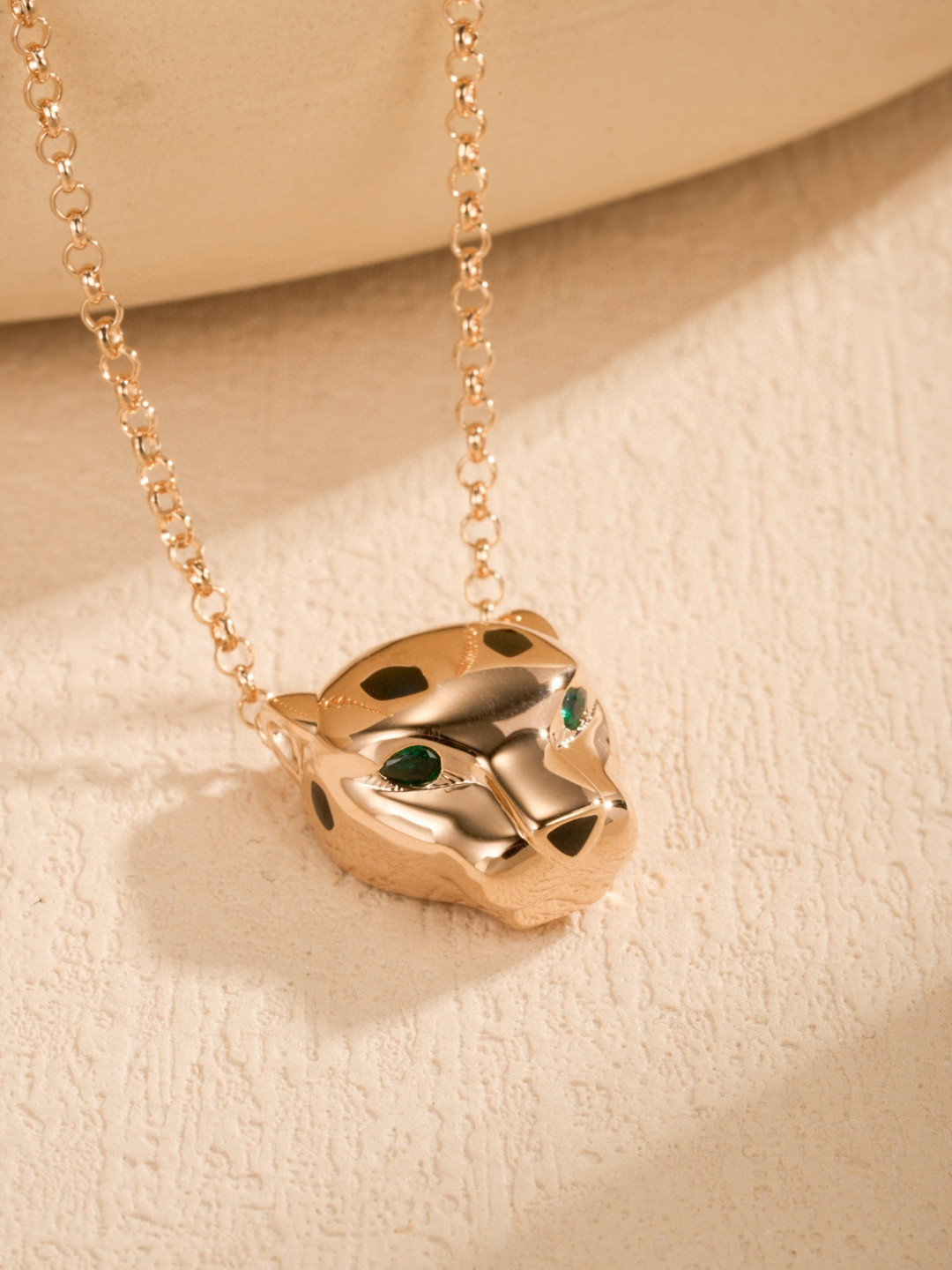 Cartier Panthère de Cartier 18ct yellow-gold tsavorite garnet, and onyx necklace.