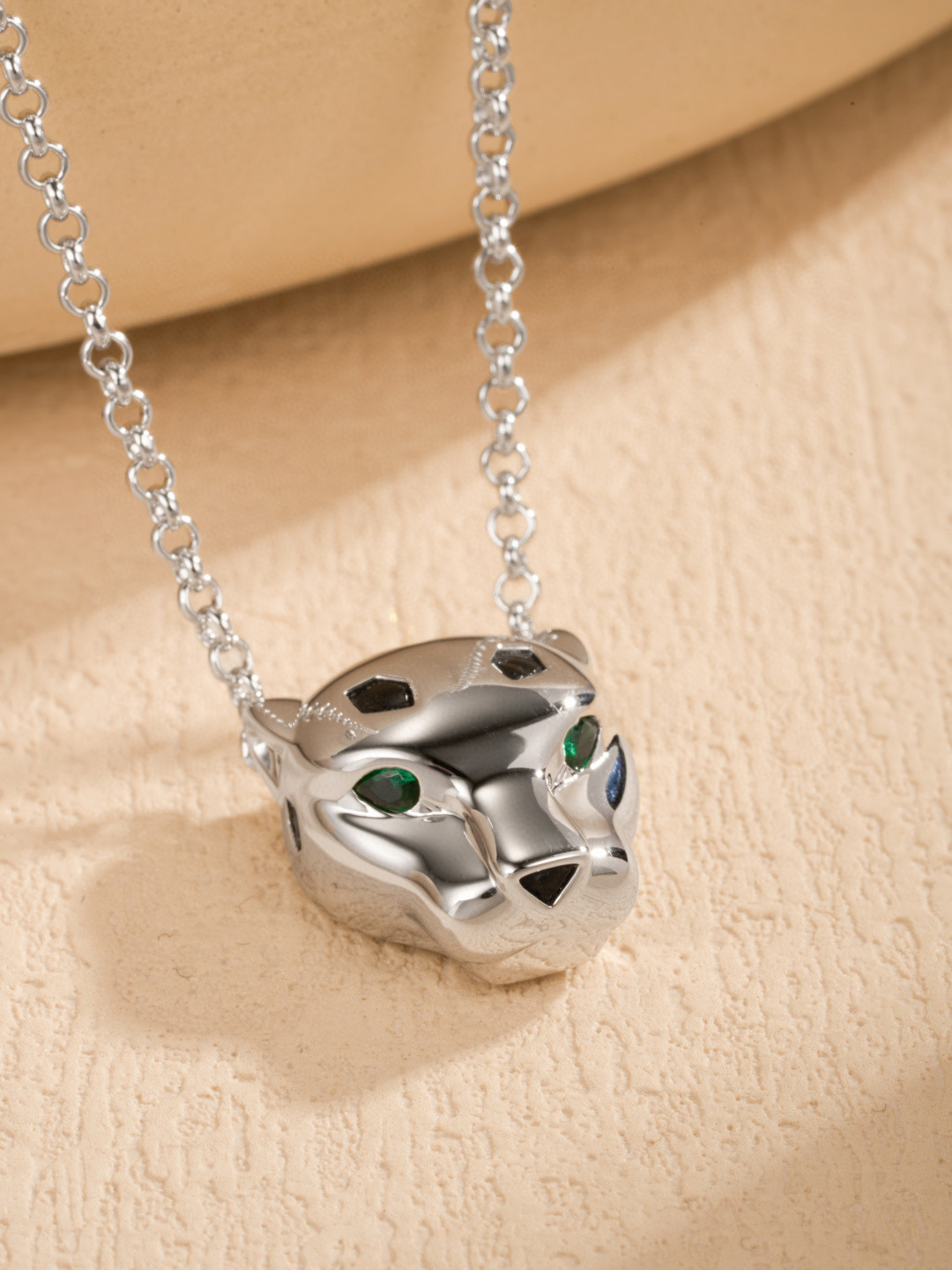 Cartier Panthère de Cartier 18ct yellow-gold tsavorite garnet, and onyx necklace.