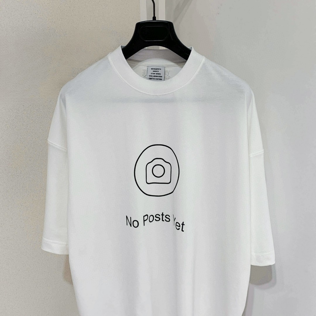 VETEMENTS 'No Posts' Regular T-shirt in white cotton jersey.