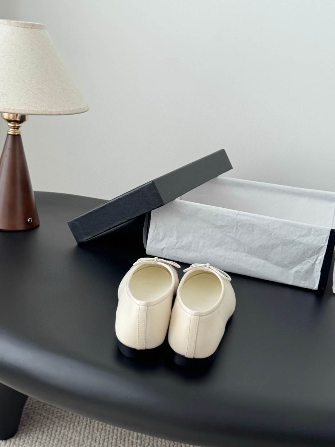 Chanel ballet flats in cream/white tweed and lace