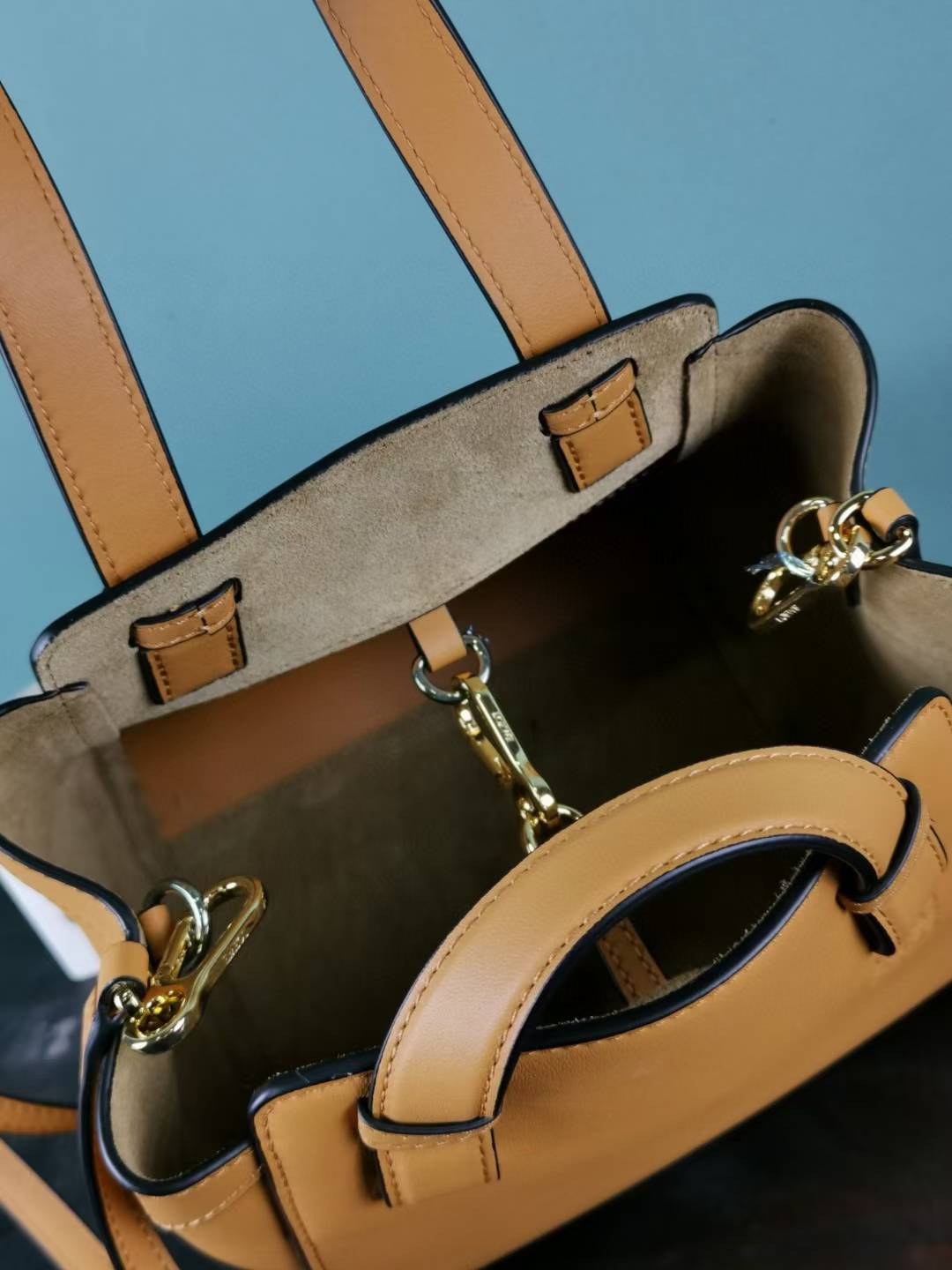 Loewe Hammock Nugget handbag Tan color