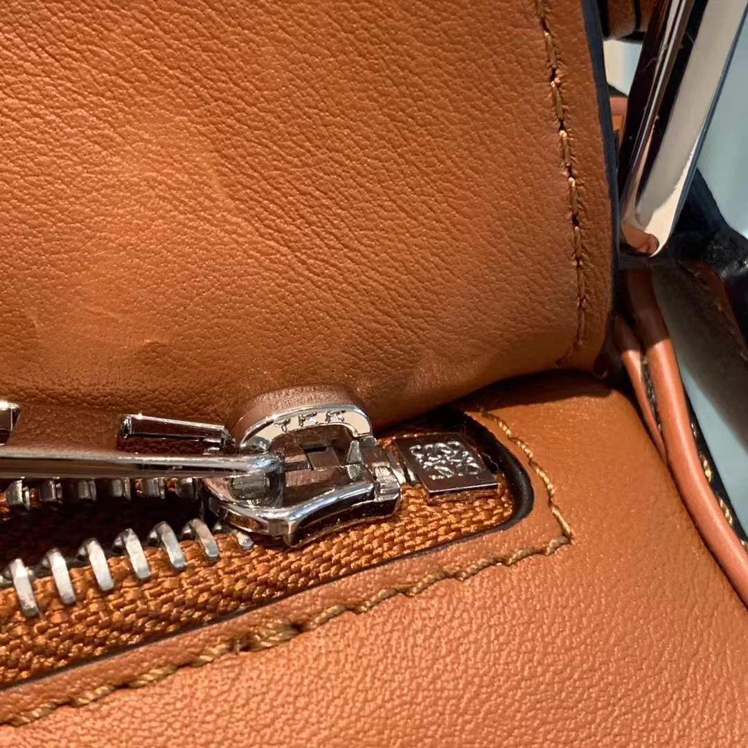 Loewe Puzzle Edge Bag in Black/Tan