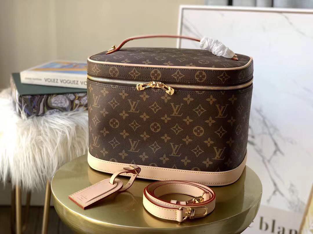 LV Nice Vanity case bag