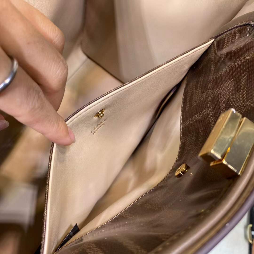 Fendi Peekaboo ISeeU handbag