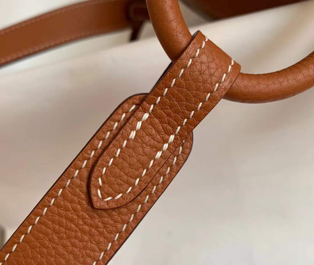 Hermès Mini Lindy bag in gold taurillon clemence leather with palladium hardware