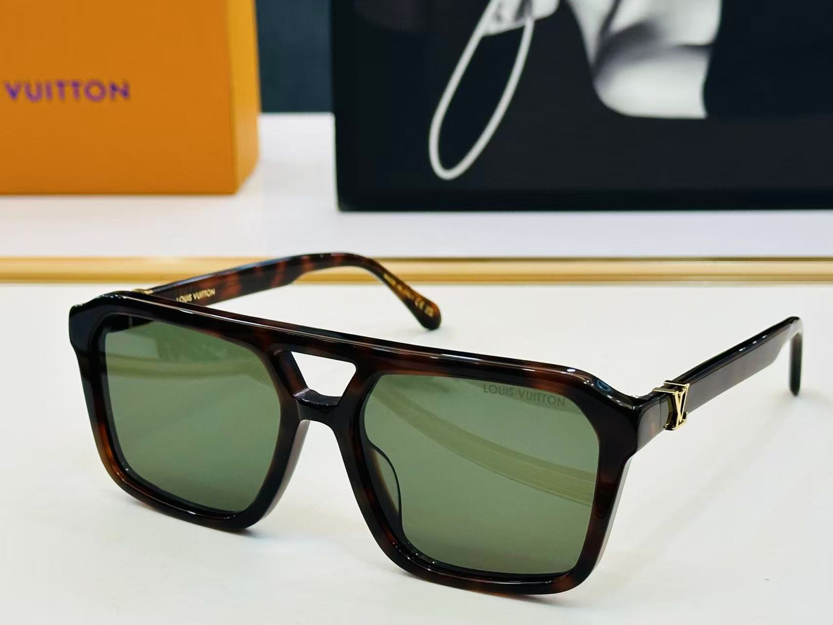 LV Z3120U Hit Large Square Sunglasses