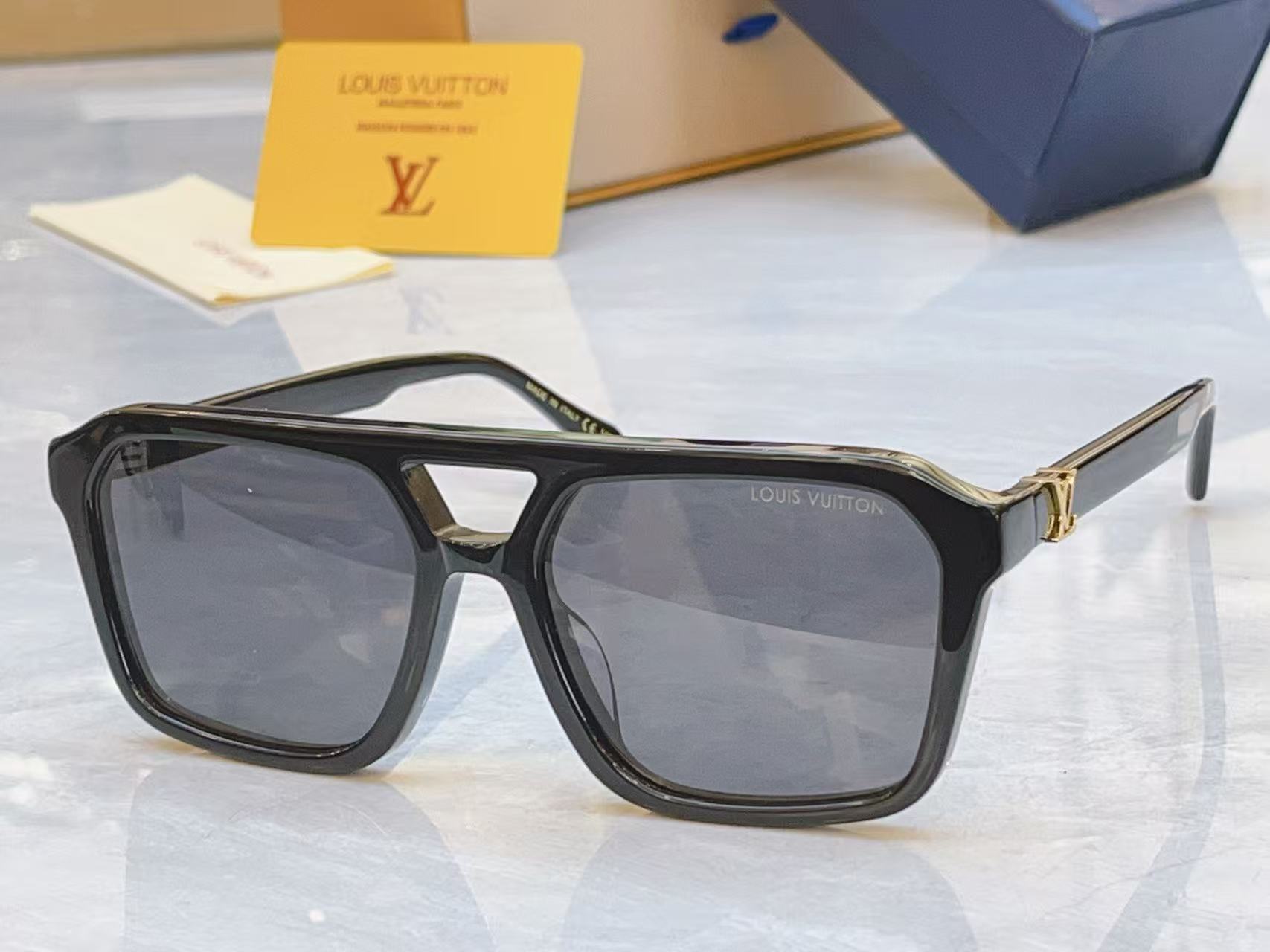 LV Z3120U Hit Large Square Sunglasses