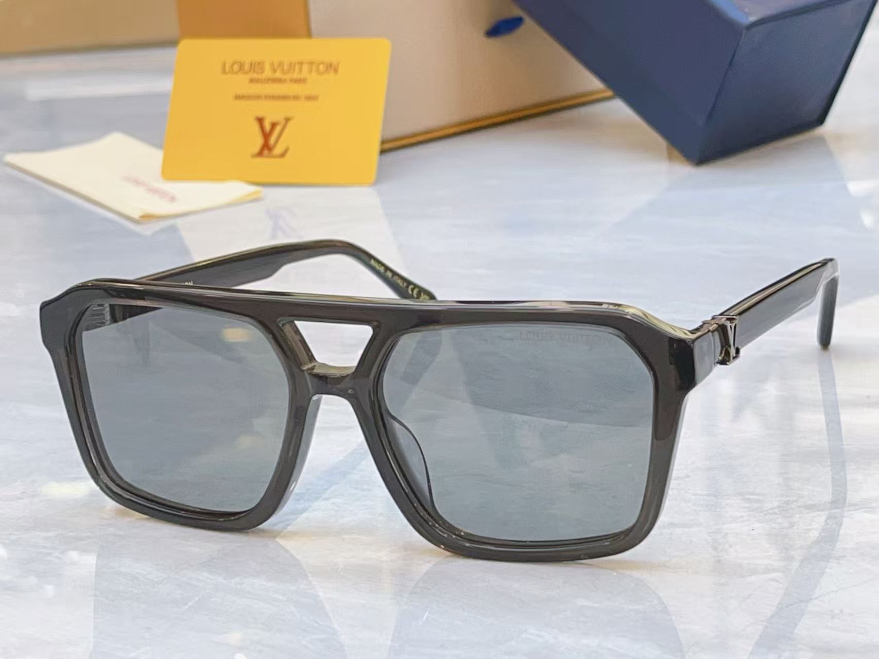 LV Z3120U Hit Large Square Sunglasses