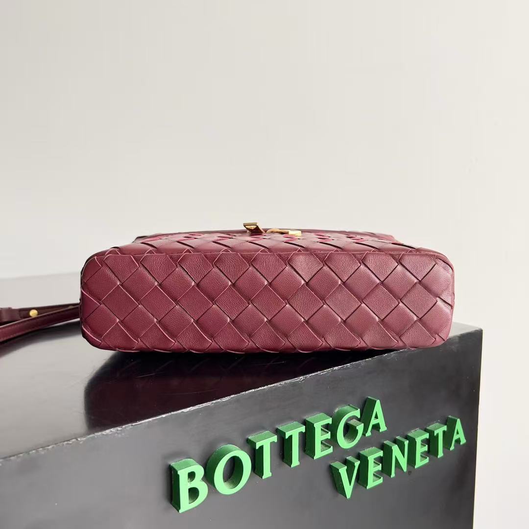 Bottega Veneta Bang Bang Intrecciato leather vanity case