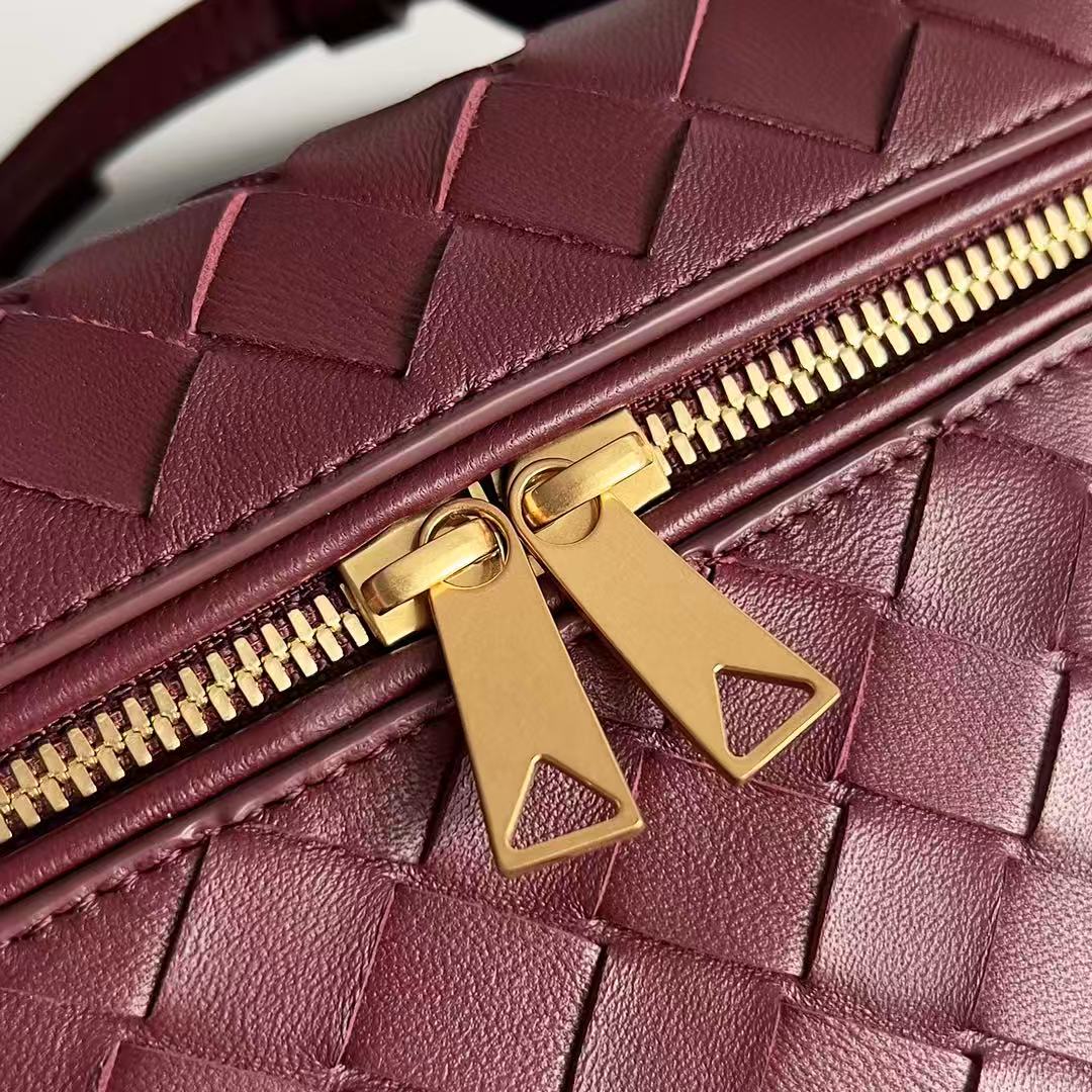 Bottega Veneta Bang Bang Intrecciato leather vanity case