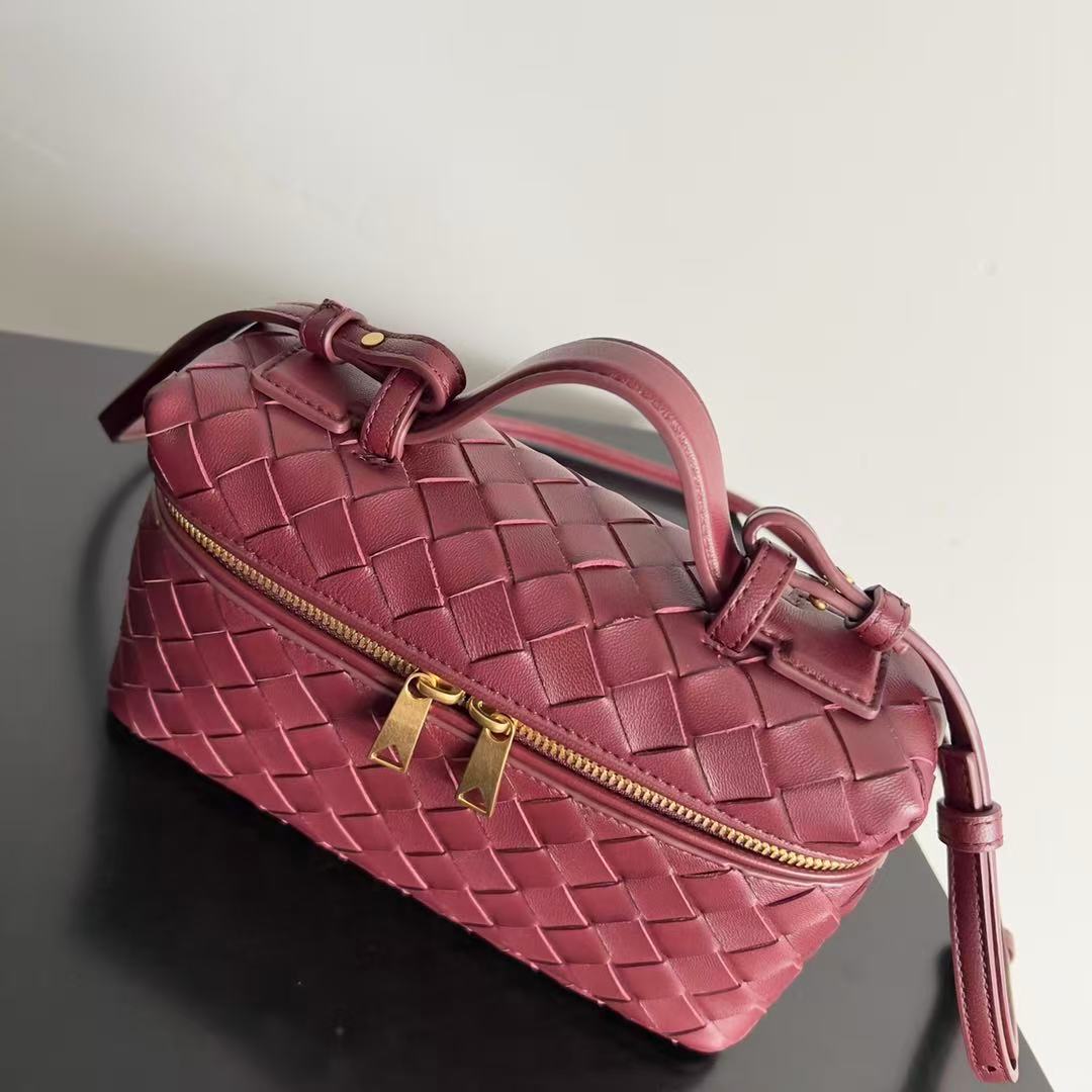 Bottega Veneta Bang Bang Intrecciato leather vanity case