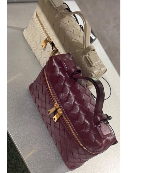 Bottega Veneta Bang Bang Intrecciato leather vanity case