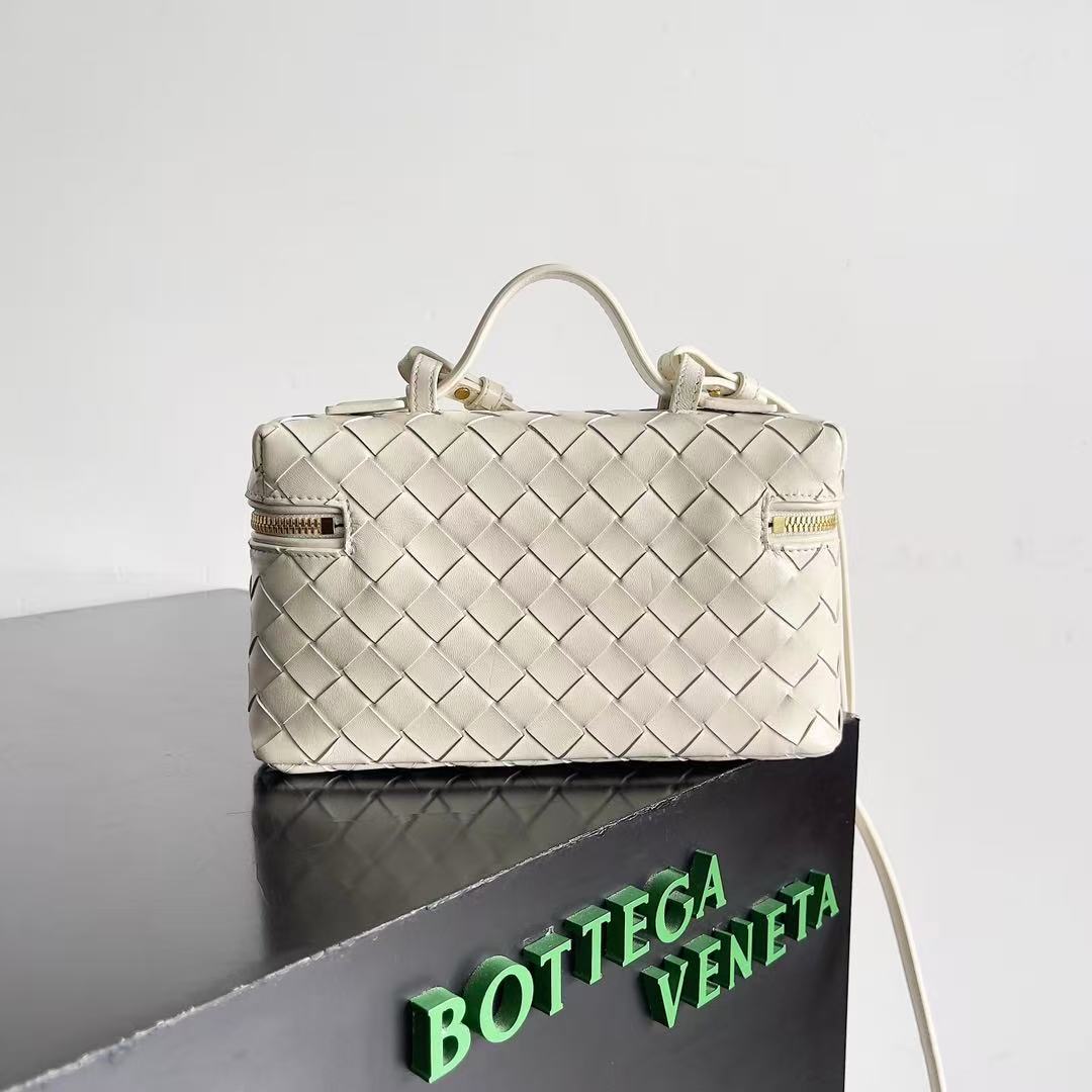 Bottega Veneta Bang Bang Intrecciato leather vanity bag