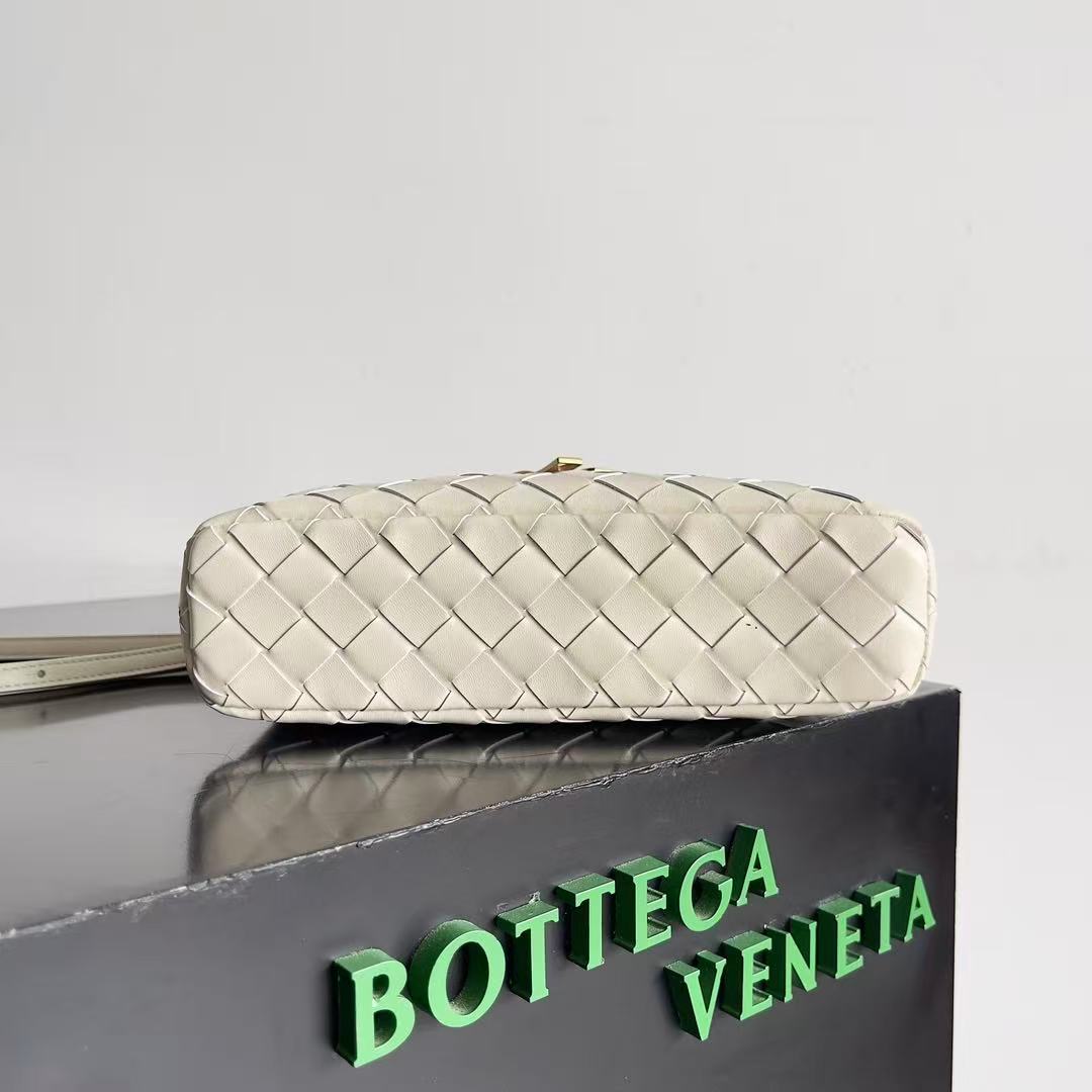 Bottega Veneta Bang Bang Intrecciato leather vanity bag