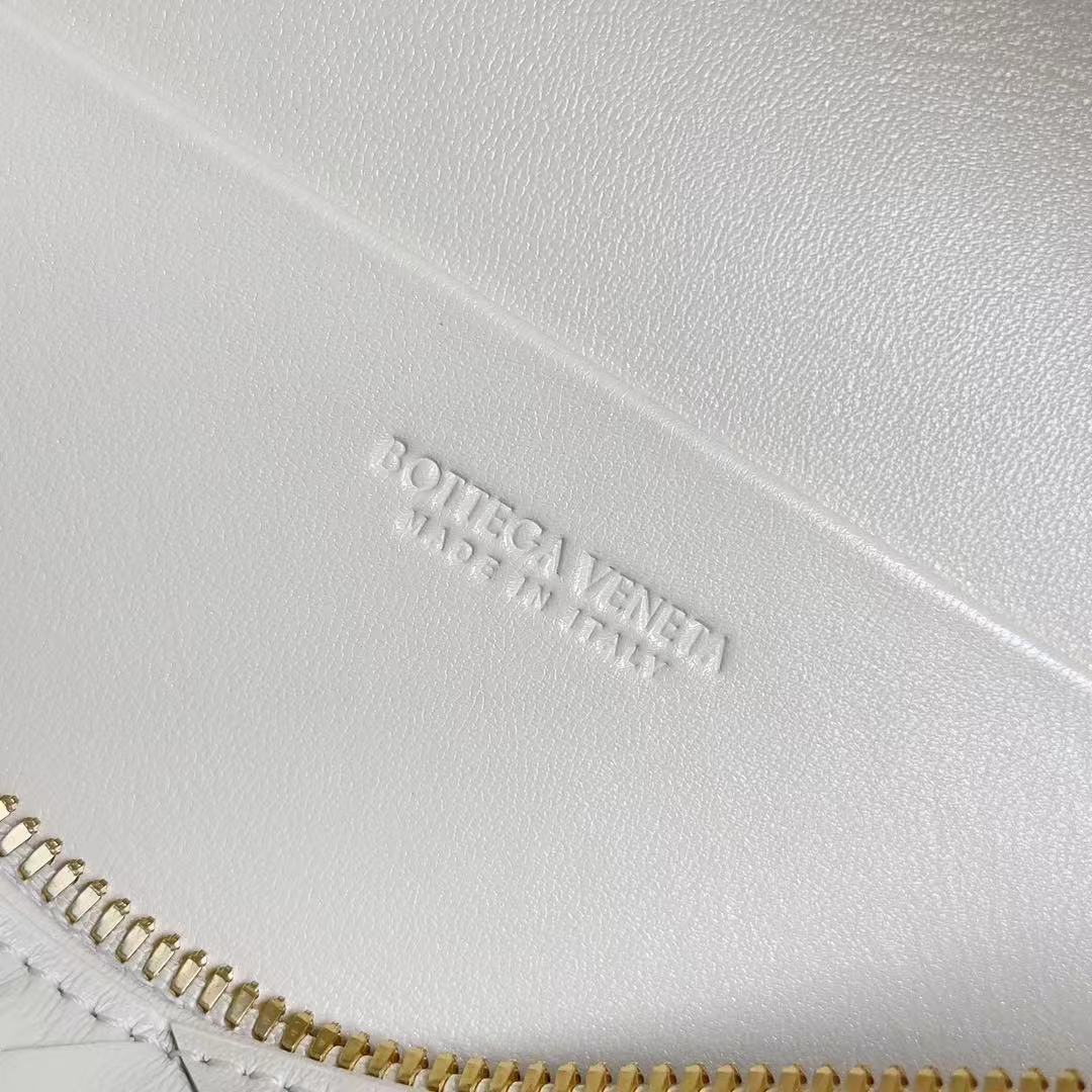 Bottega Veneta Bang Bang Intrecciato leather vanity bag