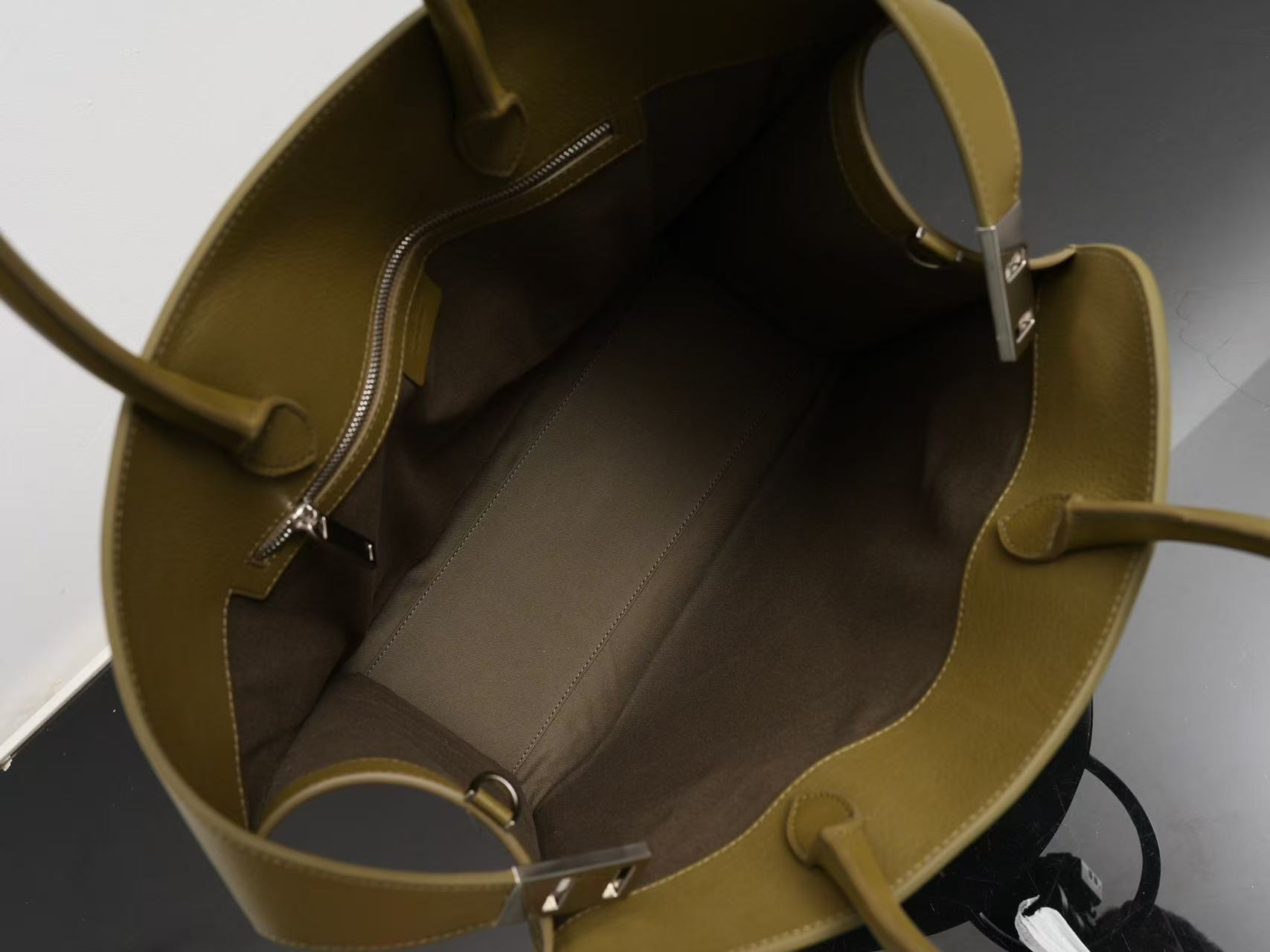 Ferragamo Hug Soft Bicolor Leather Shoulder Bag in moss green Black