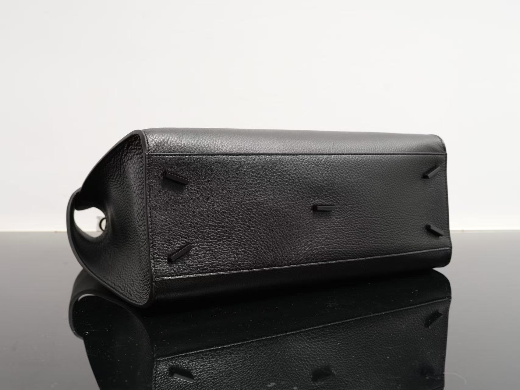 Ferragamo Hug Soft Bicolor Leather Shoulder Bag in moss green Black