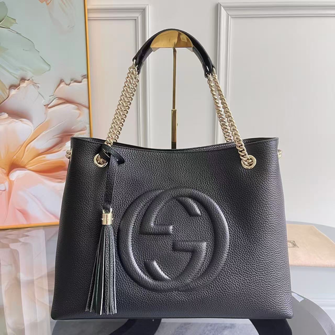 Gucci Black Pebbled Leather Medium bag