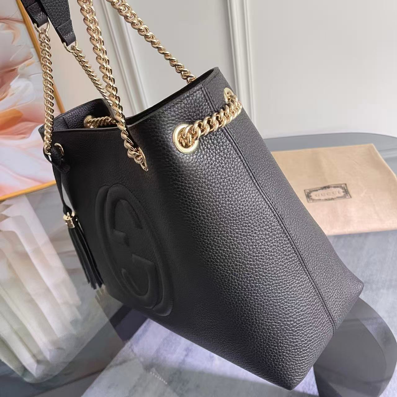 Gucci Black Pebbled Leather Medium bag