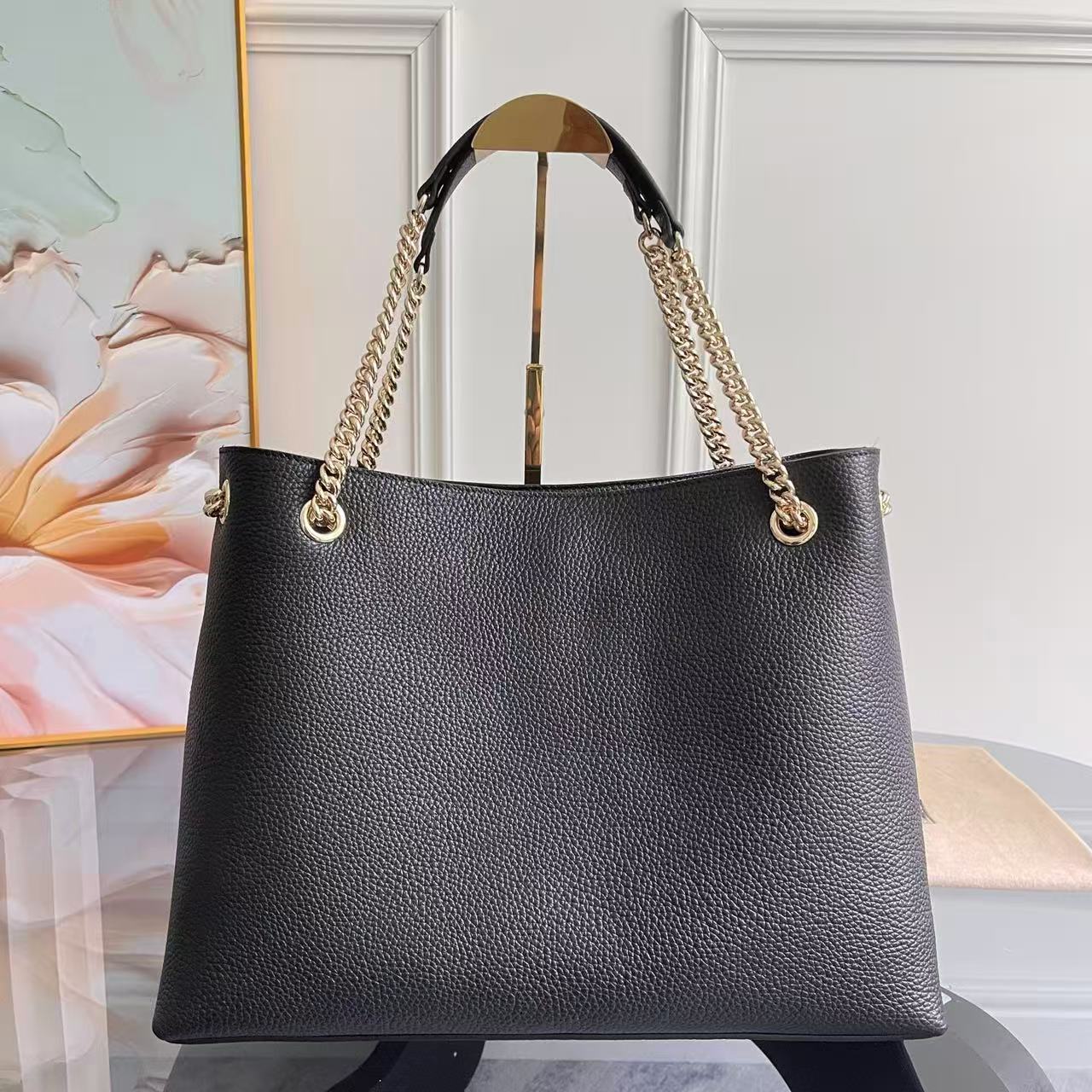 Gucci Black Pebbled Leather Medium bag