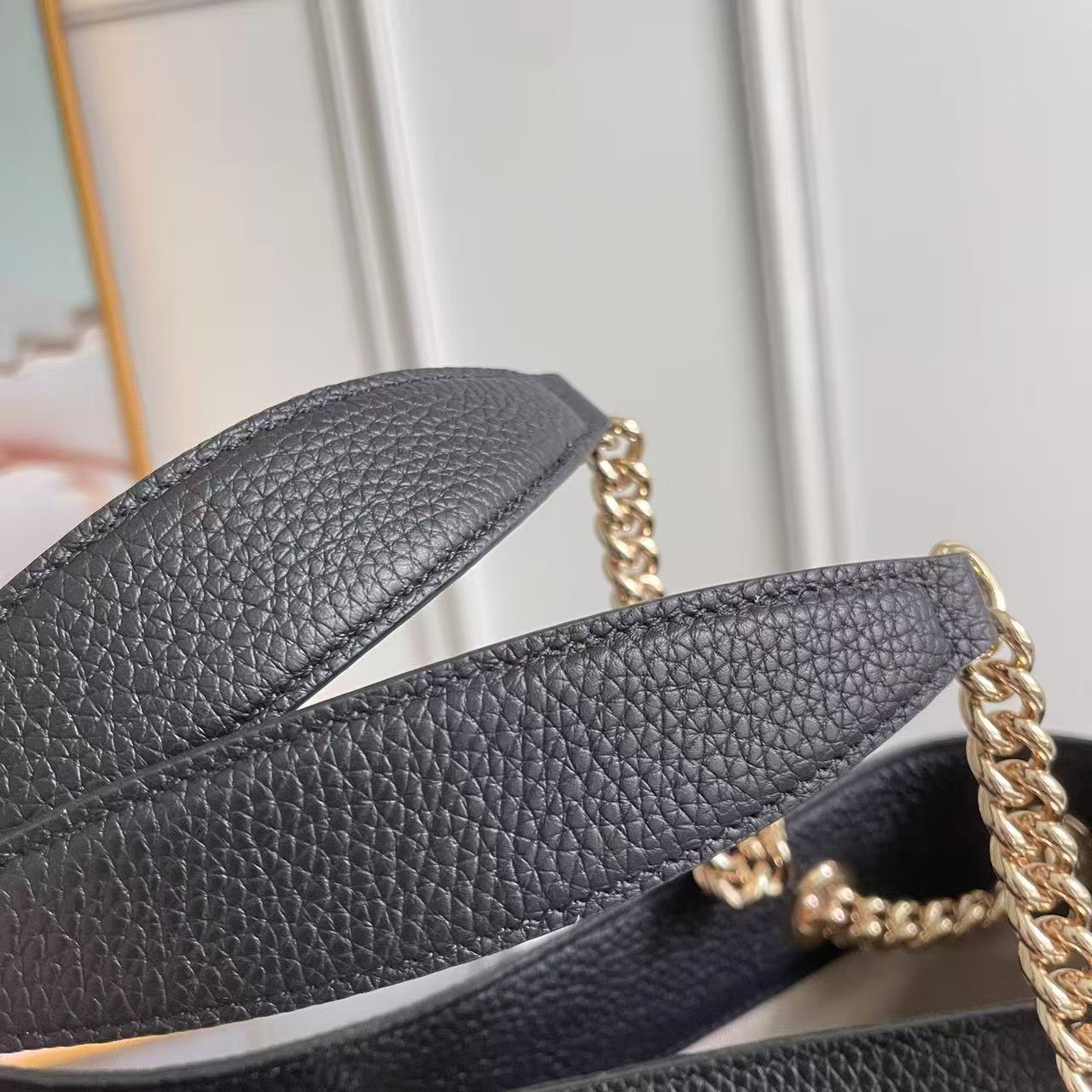 Gucci Black Pebbled Leather Medium bag